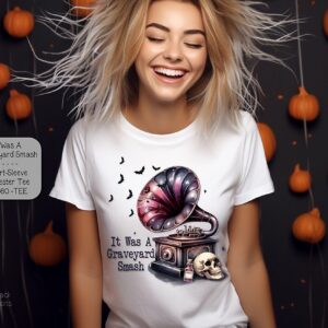 Beautiful Short Sleeve Shirt: Retro Gramophone Design